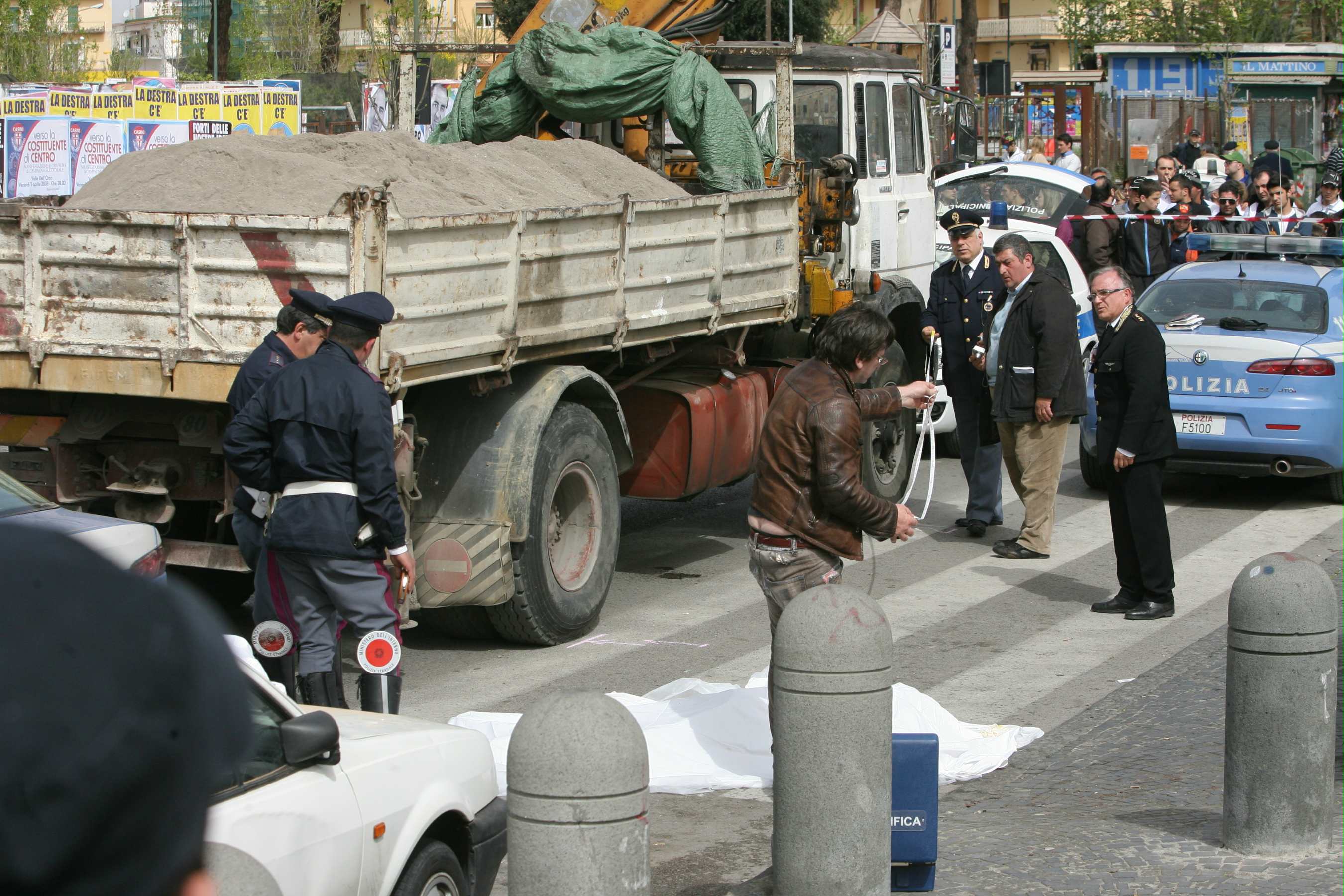 Il camion che ha travolto il giovane ragazzo